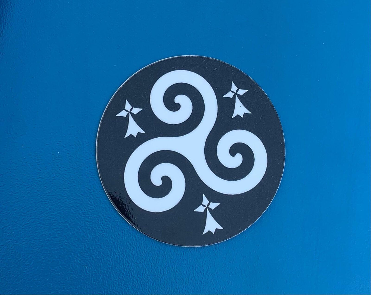 Magnet Triskell Hermines Fond noir - Autocollant BZH