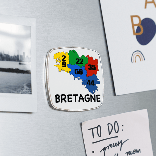 Magnet carré métal Carte de Bretagne avec 5 Départements en couleurs - Bords métalliques argentés - 58 x 58 mm - Autocollant BZH